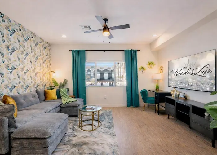 Emerald Palm- Luxury 3br- Pool, King Beds, Spacious, Quiet, Garage, Close To Airport And Oldtown Holiday home Phoenix
